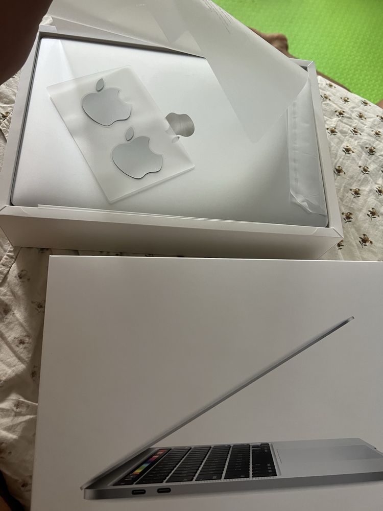 Apple MACBOOK PRO 2020