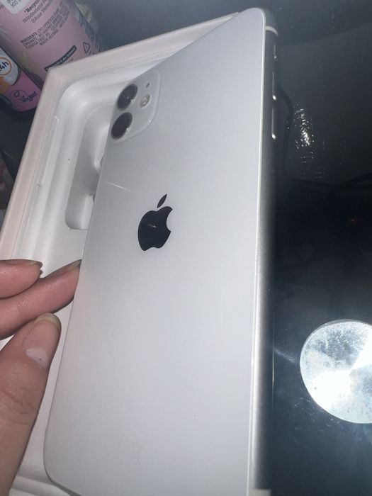 De vanzare Iphone 11/64GB,liber de retea*