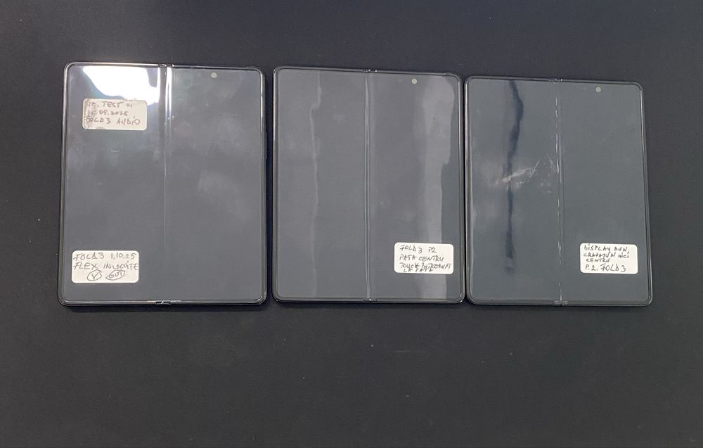 Display original Samsung Z Fold 3