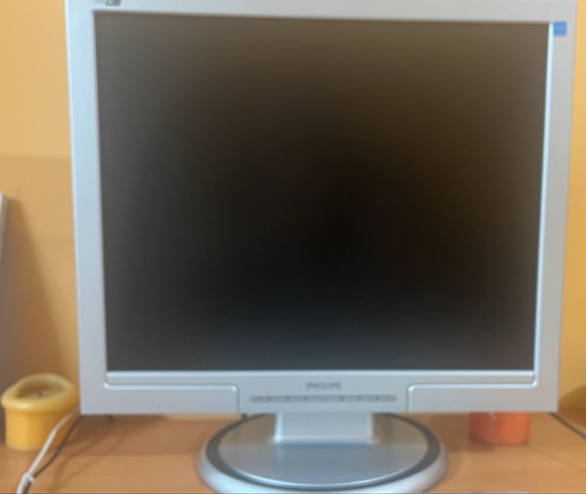 Настолен компютър+монитор