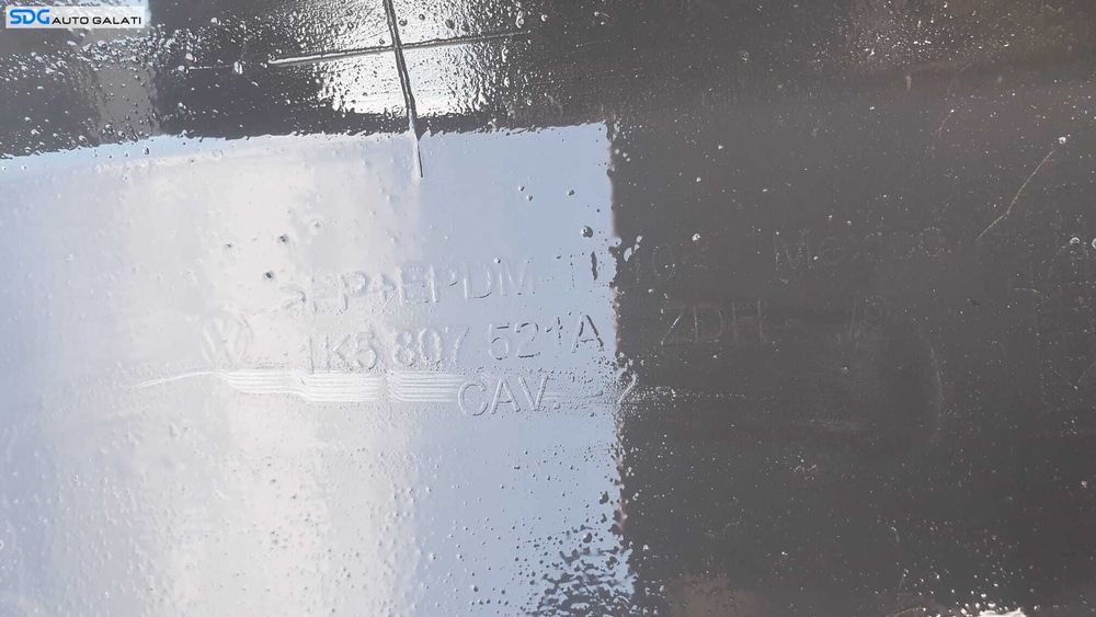 Spoiler Fusta de la Bara Spate cu Defect Volkswagen Jetta 2006 - 2011 Cod 1K5807521A