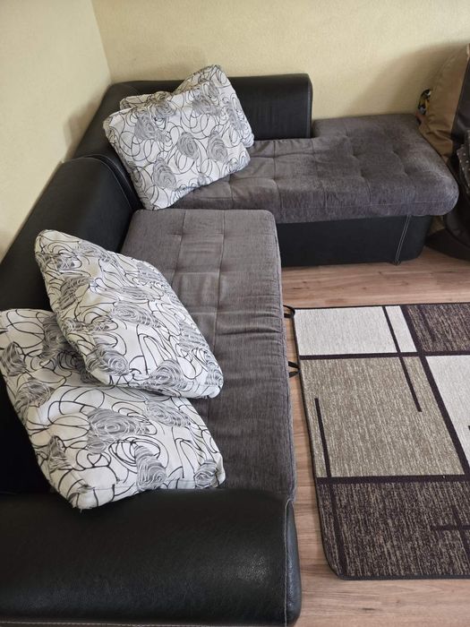 Разтегателен диван