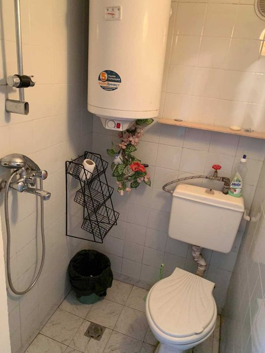 Дава се под наем Двустаен апартамент в Бургас, Център - 60 кв.м за 150 € - Снимка #2