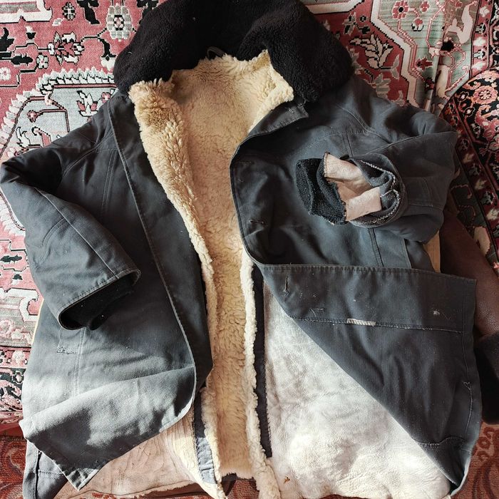 Продам два  тулупа из овчины