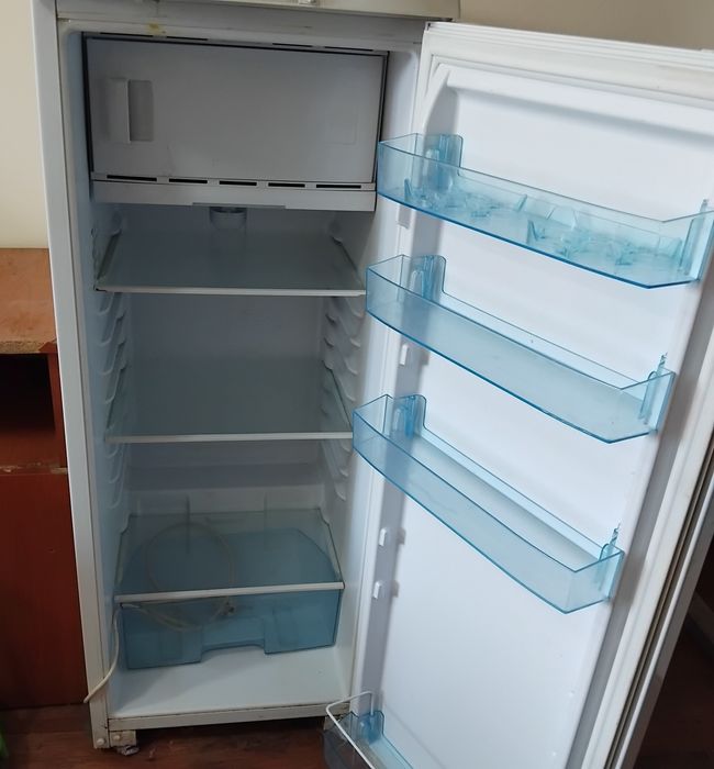 Холодильник.б/у.Берюсса.