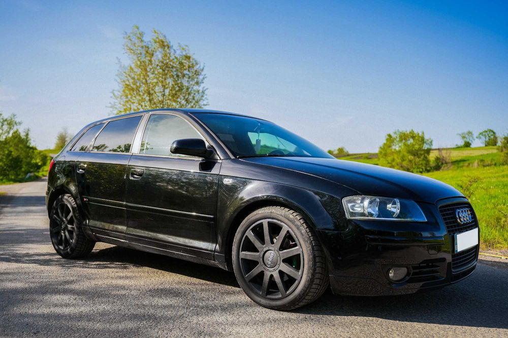 Audi A3 8P 2.0 TDI S line | Automată | Full Black | Suspensie Sport