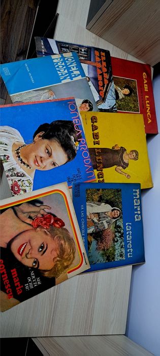 Vând pachet viniluri mari.