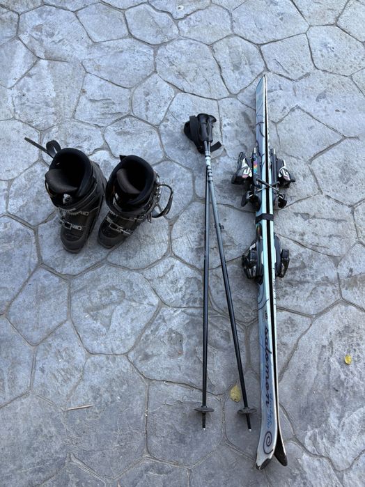 Schiuri +clapari +bețe pentru ski