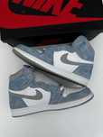 Adidasi Nike Air Jordan 1 Retro Hyper Royal Edition