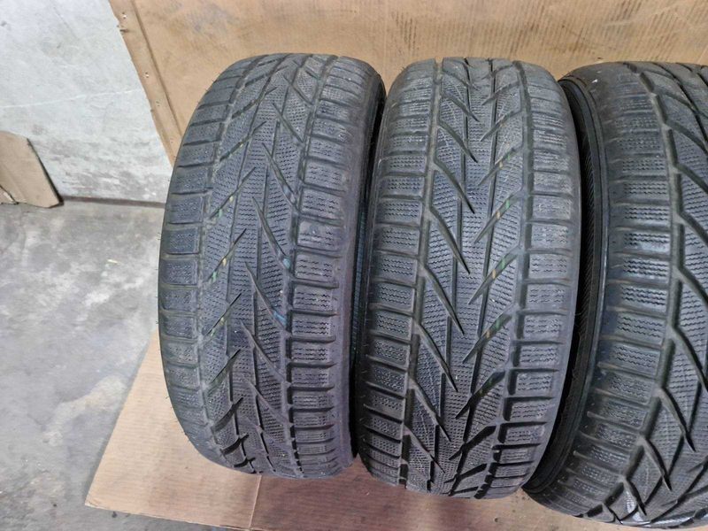 4 Toyo R18 215/50/ 
летни гуми  DOT2419