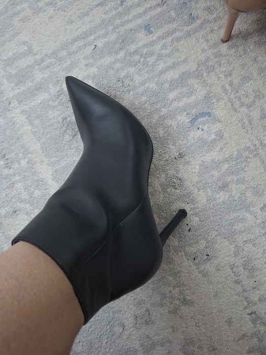 Продам ботинки,сапоги  кожанные 37 размера