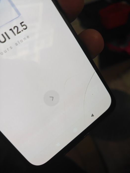 Vând sau Schimb Xiaomi Mi 9se Fisurat Ușor