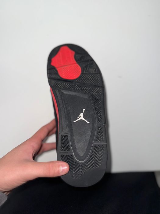 Jordan 4 Red Thunder – stare excelentă, aproape noi