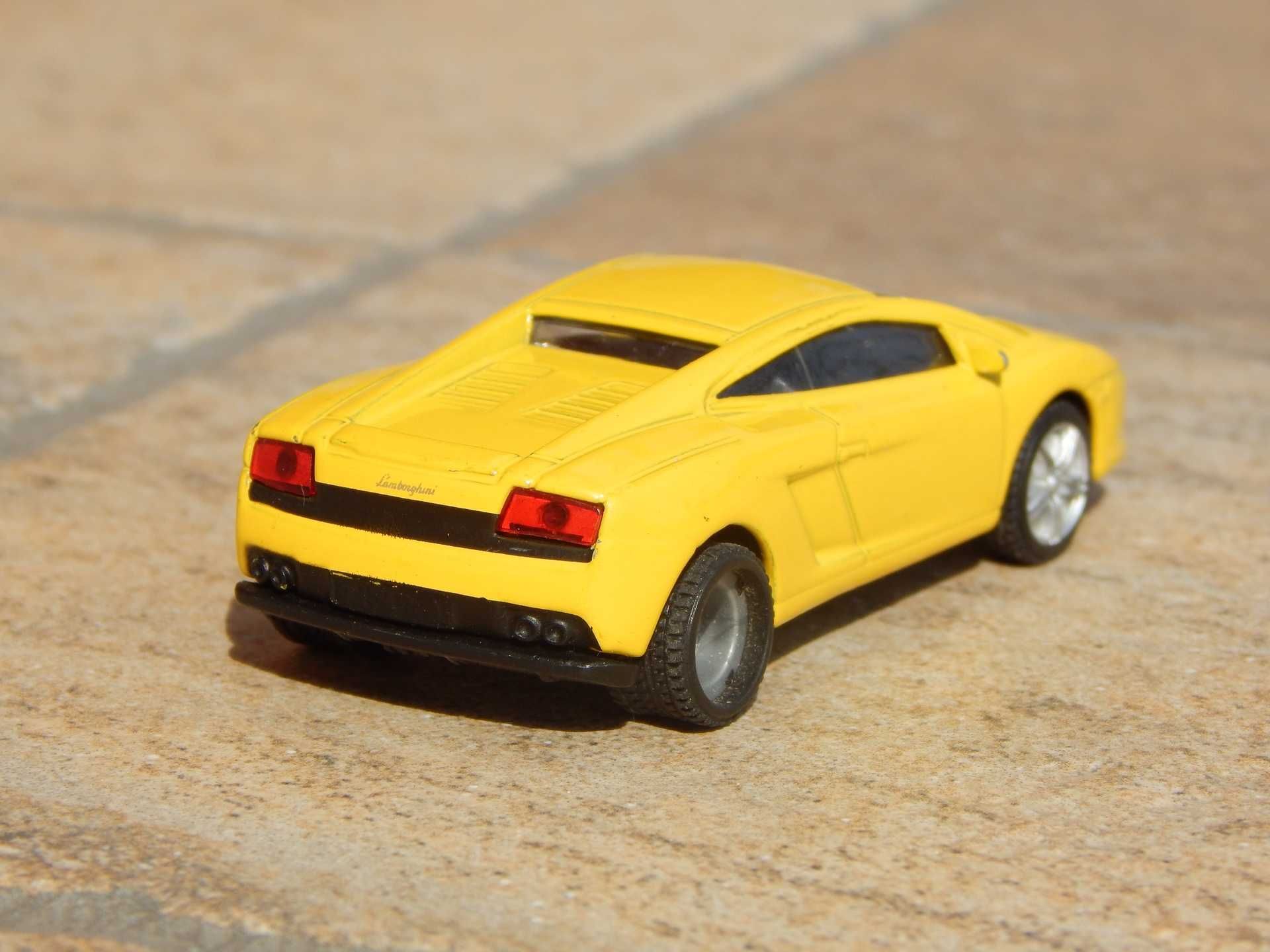 Macheta Lamborghini Gallardo sc 1:64 Siku uzata
