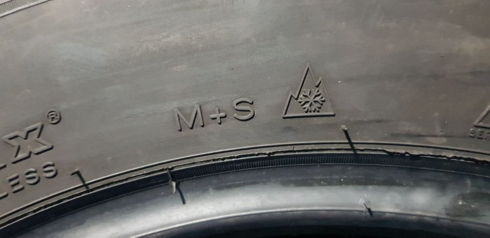 Anvelope 2x245 70 16 michelin iarna dot 17 mm 7