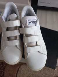 Маратонки adidas 34 eur