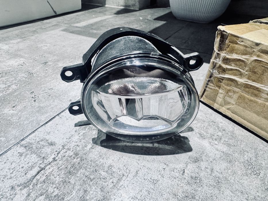 Противотуманка правая Toyota