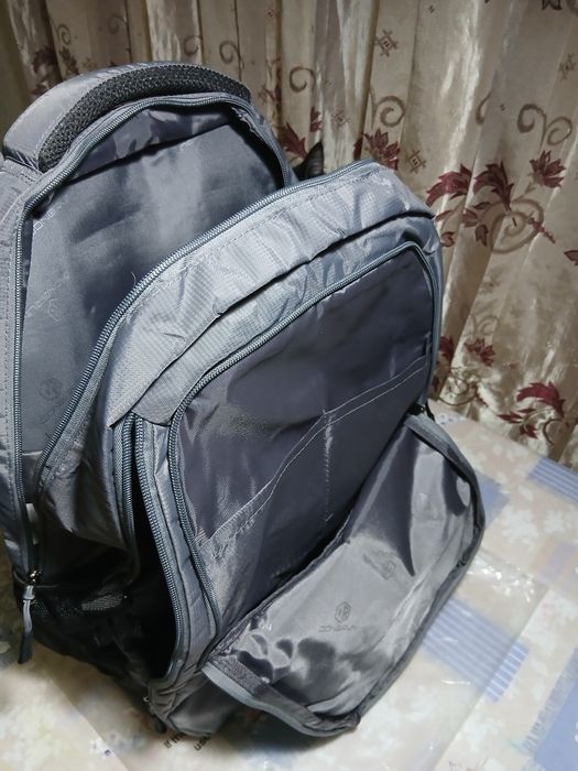 Рюкзак серого цвета для школы, для спорта