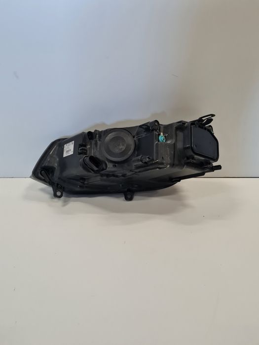 Far dreapta Volkswagen Touareg 7P / cod - 7P1941006 / an - 2010- 2014