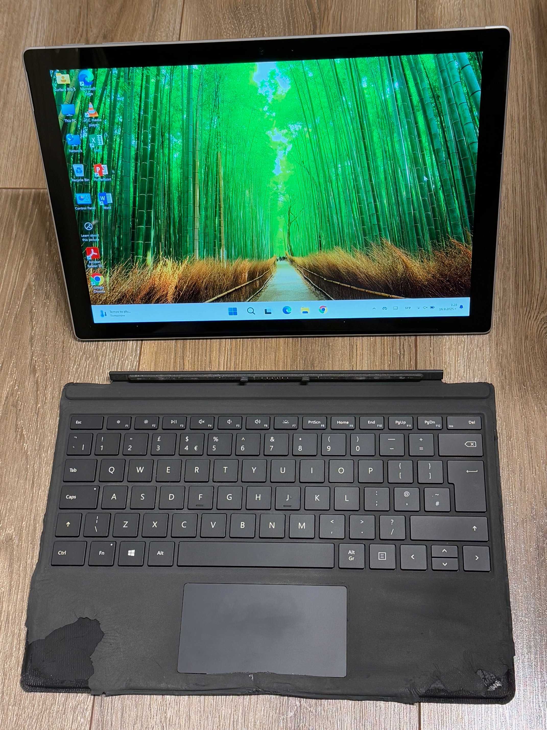 Microsoft Surface Pro 5 i5 7th/8RAM/256SSD