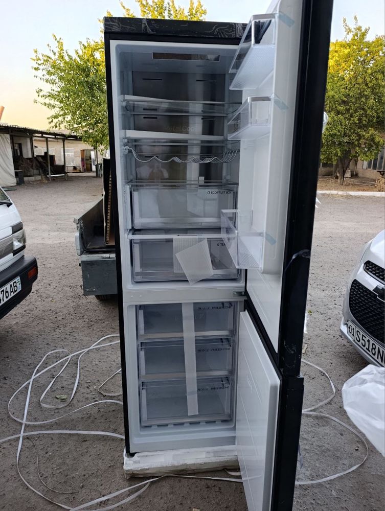 Холодильник IMMER NF326BFM-Black Glass