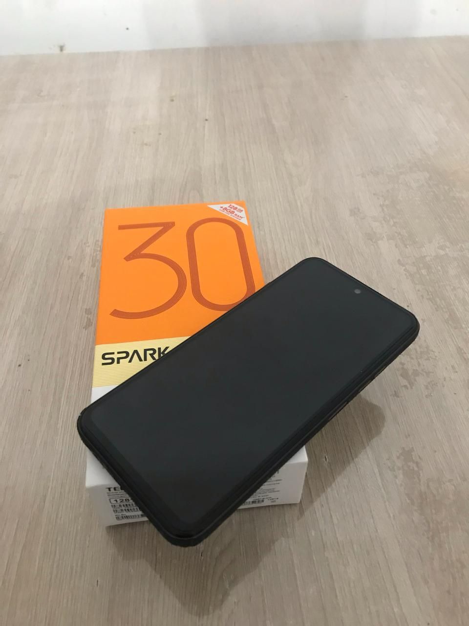 Продам срочно TECNO SPARK 30C Процессор Helio G81  Задняя камера 48M