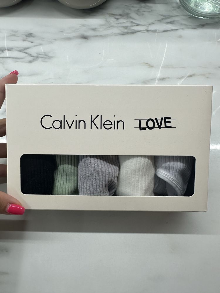 Чисто ново бельо Calvin Klein