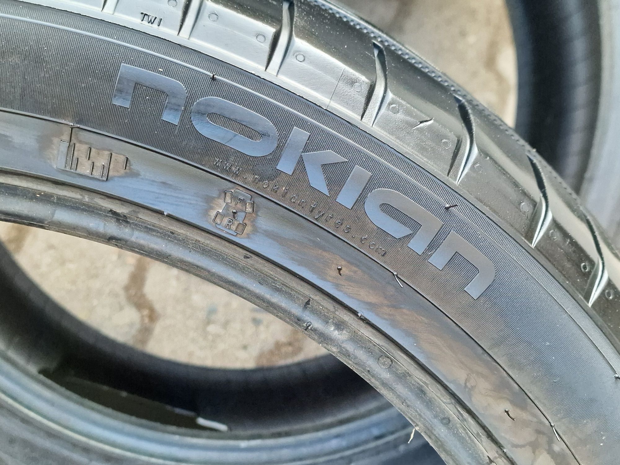 235 45 19 nokian