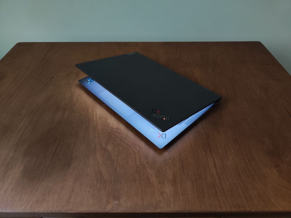 Лаптоп Lenovo yoga X1 Gen 7