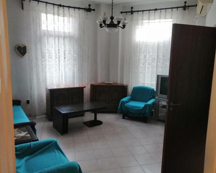 Етаж от къща под наем в Центъра