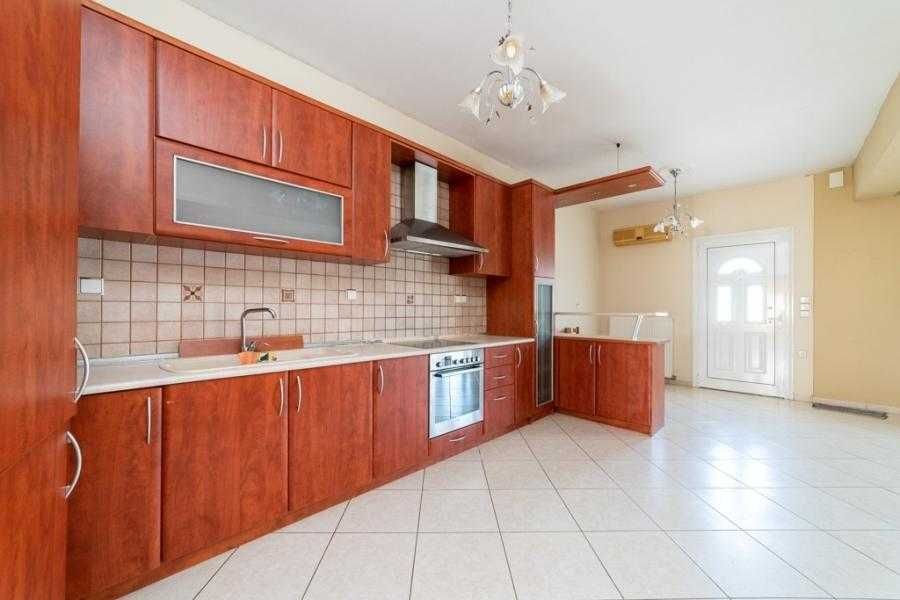Продава къща с площ 130 м2 и двор 541 м2, Месия, Неа Перамос, Гърция