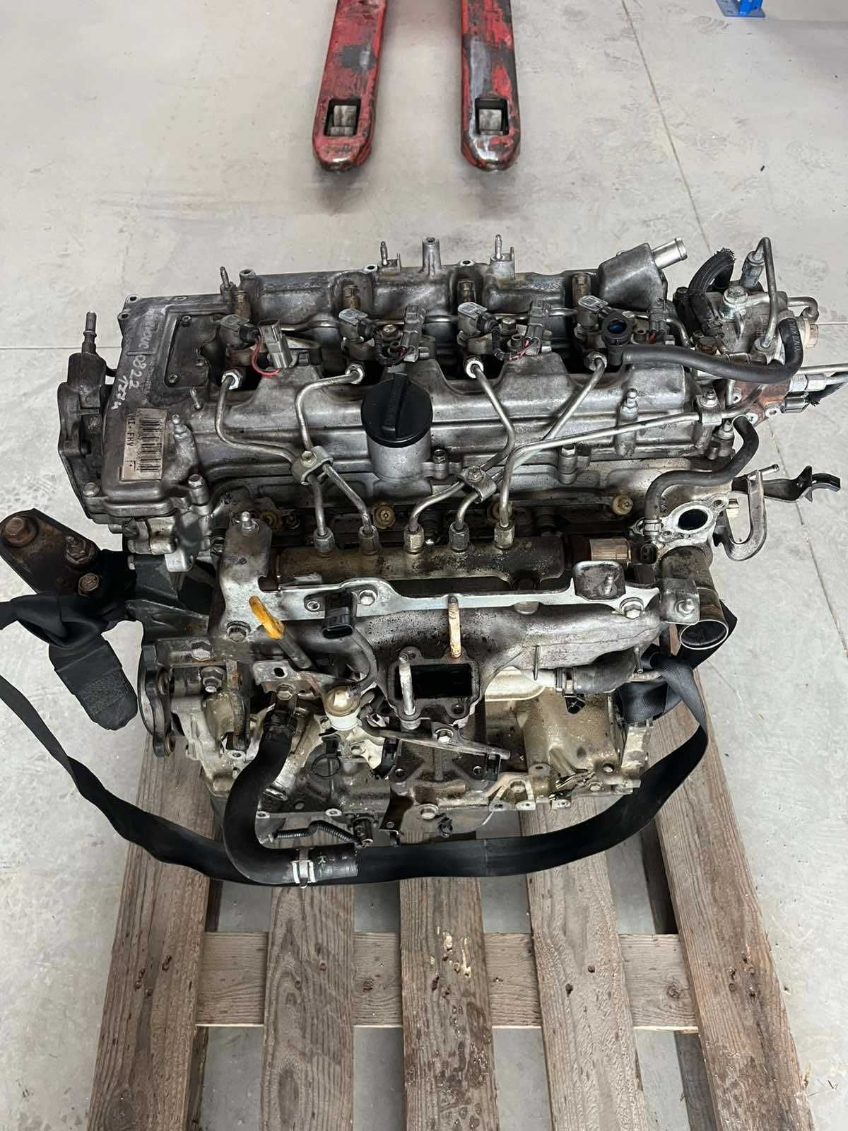 Двигател TOYOTA AVENSIS 2.2 D-CAT 177к.с.-КОД:2AD