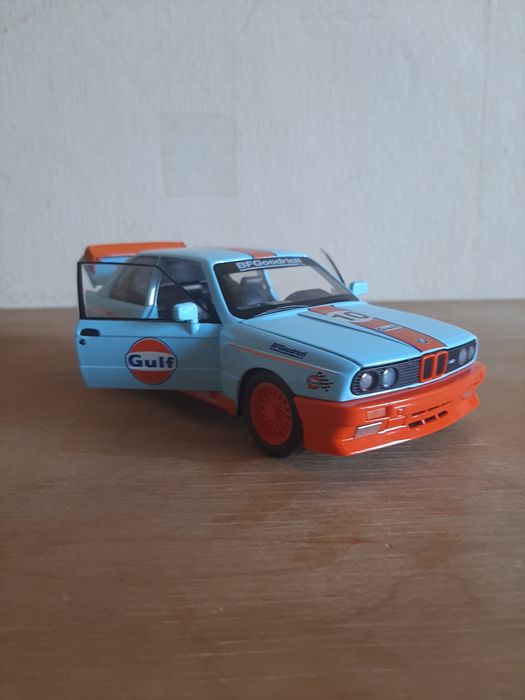 Продаются модели.