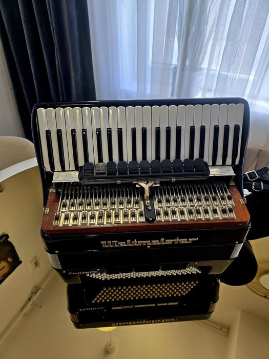 Raritate acordeon Weltmeister cantora  impecabil