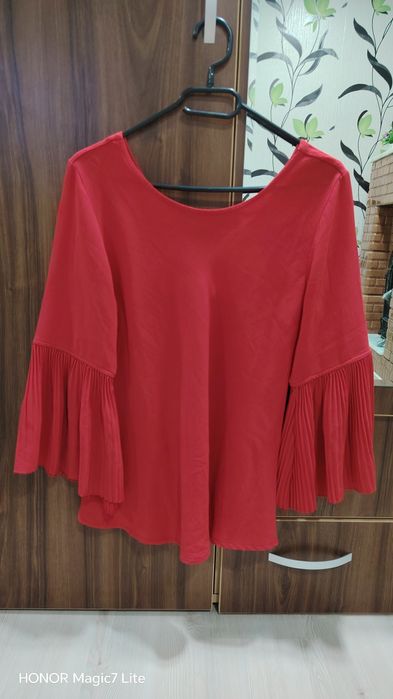 Bluză roșie cu mâneci largi mărimea M