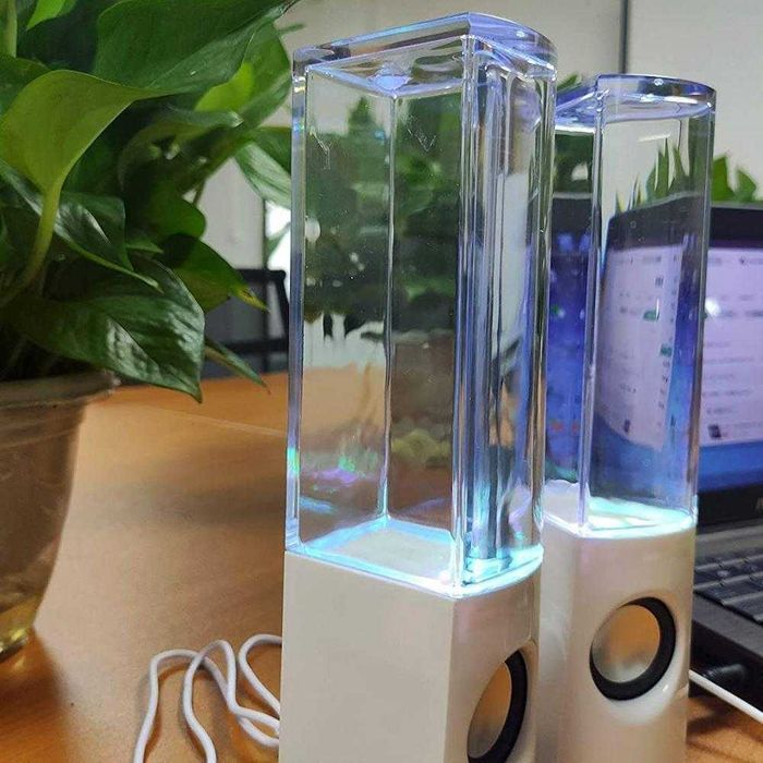 Boxe-Apa dansatoare cu 4 efecte de lumina diferita, 2 x 3 W, Nou!