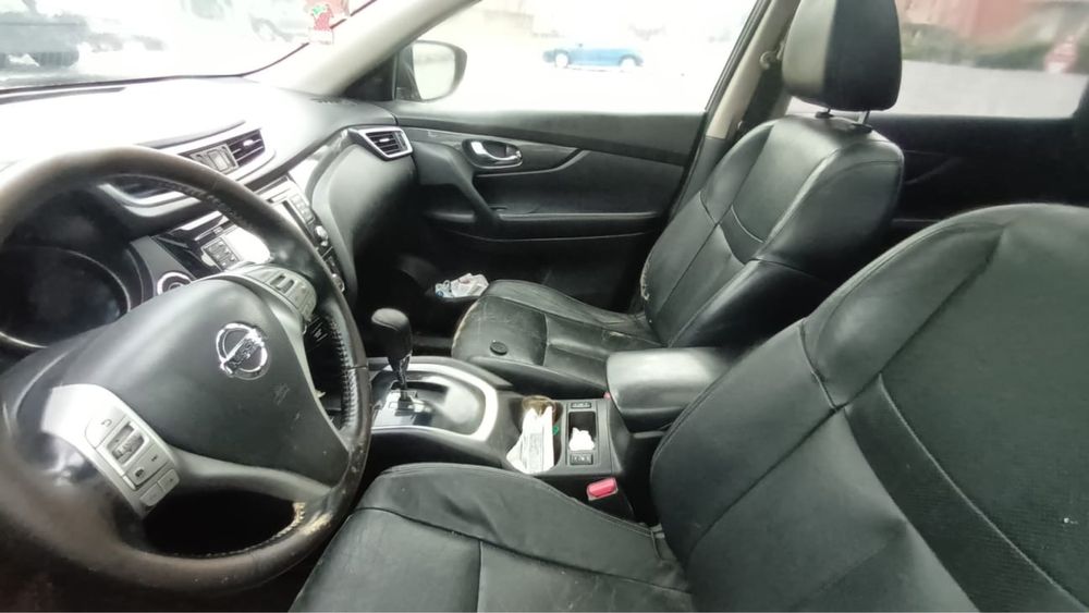 Nissan X trail 2016 automat usor avariat euro 6 7 locuri