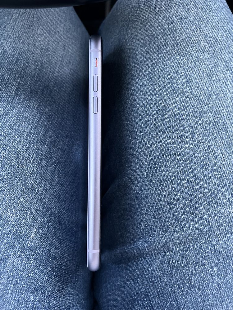 IPhone 11 64 GB 75% батерия