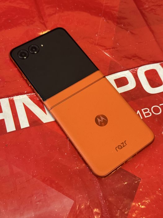 КАТО НОВ 256GB Motorola Razr 50 Technopolis Гаранция 2027 г. Orange