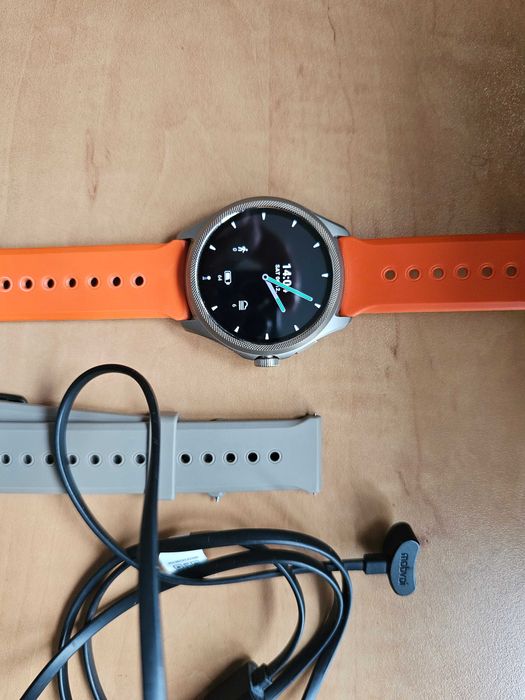 Продавам смарт часовник TicWatch Pro 5