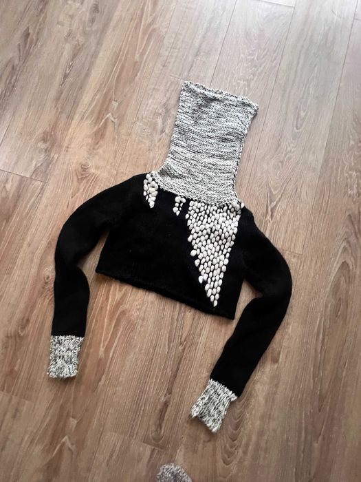 pulover scurt tricotat cu guler Reserved