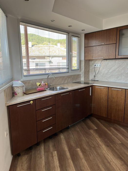 Дава се под наем Етаж от къща в Асеновград - 96 кв.м за 448.8 € - Снимка #1