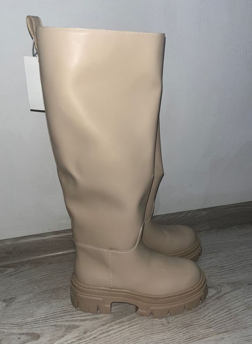 Дамски зимни бежови ботуши