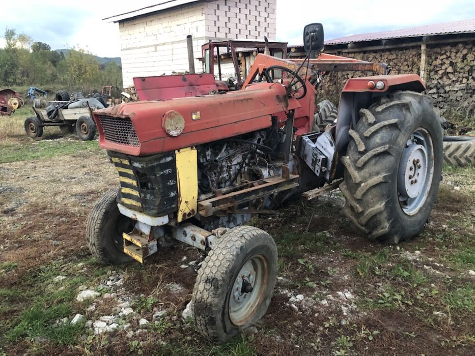 Dezmembrez Massey Ferguson 188
