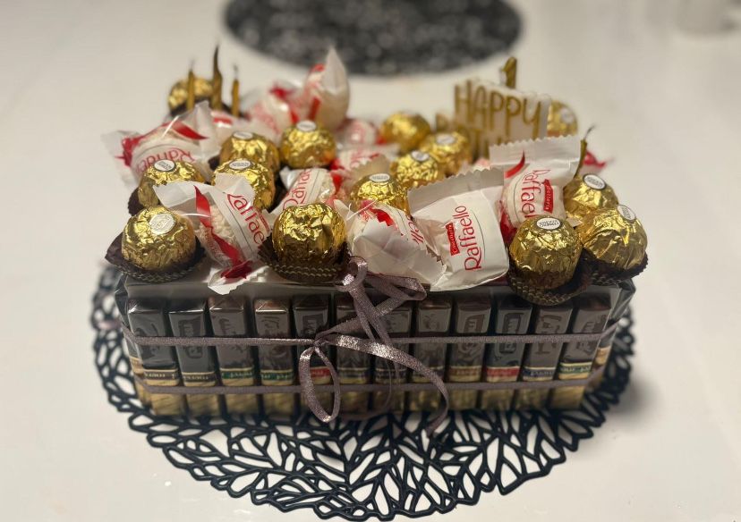 Aranjament de lux din ciocolată – cadoul perfect pentru orice ocazie!