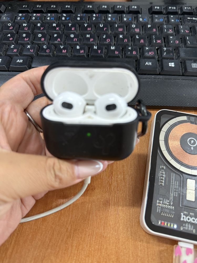 продается air pods3