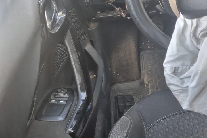 bara spate armatura haion portbagaj stop tripla stanga dreapta  ceasuri de bord carenaj stanga dreapta fata spate macara geam planetara Peugeot 208 facelift, an 2016, motor 1.2 VTi HMZ (EB2F) 82cp,  dezmembrez