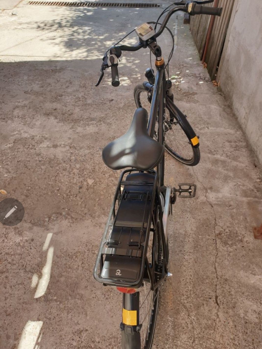 Velo de Ville Electric Bike 145km