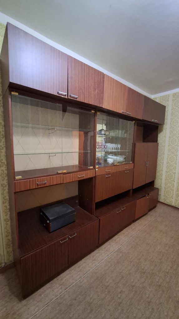 Продаётся советская стенка!