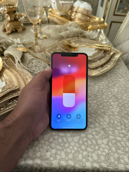 Iphone xs Max ayfon xs Max 64gb GOLD ideal ochilmagan Obmen faqat XSga